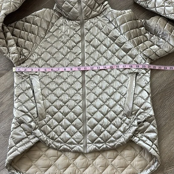 Athleta Whisper Featherless Jacket. Size M. - Picture 6 of 9